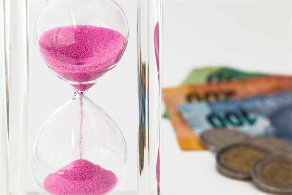 美国4月ADP就业人数增加19.2万，预期18万，3月数据上修